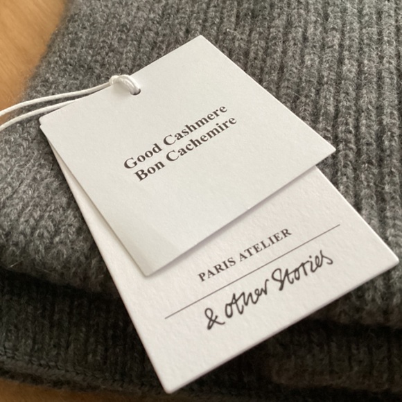 & Other Stories Cashmere Scarf - Picture 2 of 4